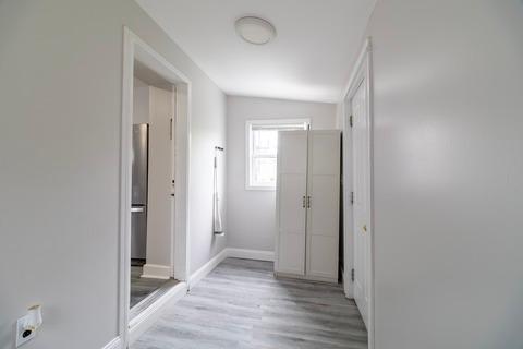 Photo of "#1886-B: Queen Bedroom B" home