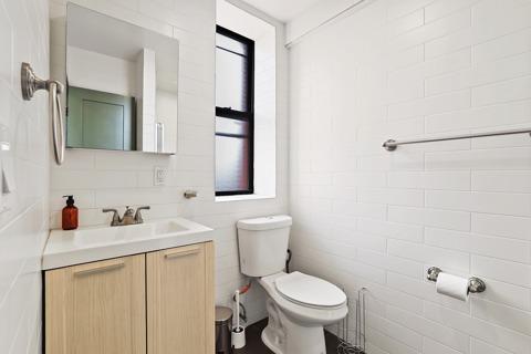 Photo of "#499-B: Queen Bedroom B" home