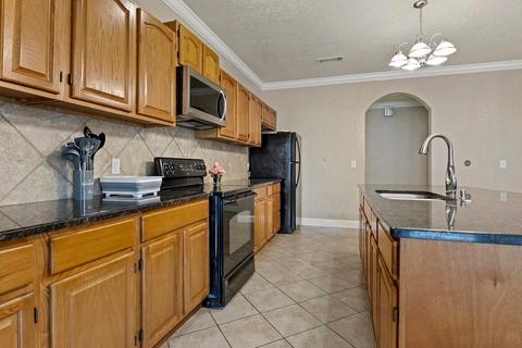 Photo of "#b53: Glen Vista Drive BEDROOM 1E - 685078 (Has a Room)" home
