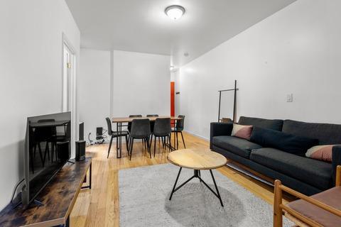 Photo of "#1760-C: Queen Bedroom C" home