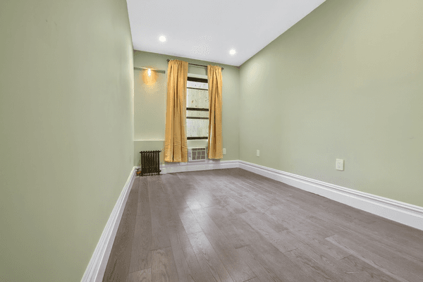 Photo of "#559-A: Queen Bedroom A" home