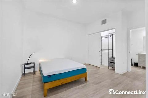 Photo of "#9d4: Stunning Skyline Views and Community Living in Vibrant Little Havana (Has an Apartment)" home
