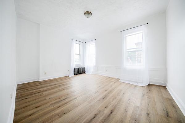 Photo of "#1876-B: Queen Bedroom B" home