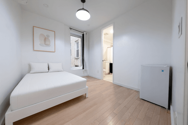 Photo of "#1899-C: Queen Bedroom C" home