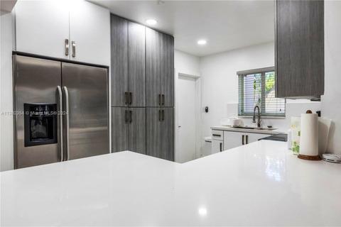 Photo of "#114: Spacious Comfortable House w/ Terrace 1 mile away from Pelican Harbor Marina (Has a House)" home