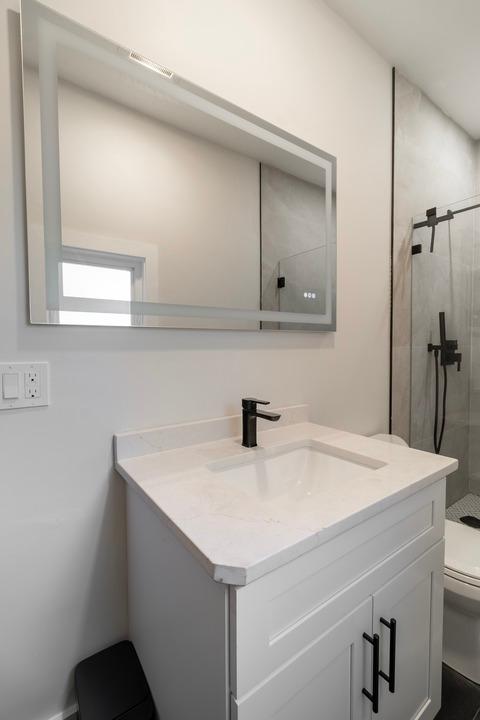 Photo of "#1900-E: Queen  Bedroom E" home