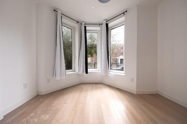 Photo of "#1898-D: Queen Bedroom D" home