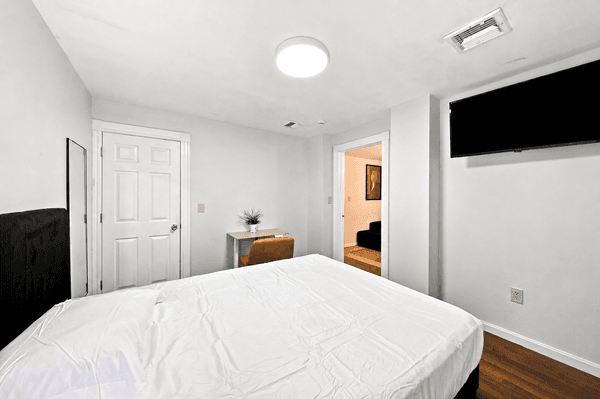 Photo of "#834-G: Queen Bedroom G" home
