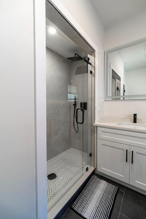 Photo of "#1900-E: Queen  Bedroom E" home