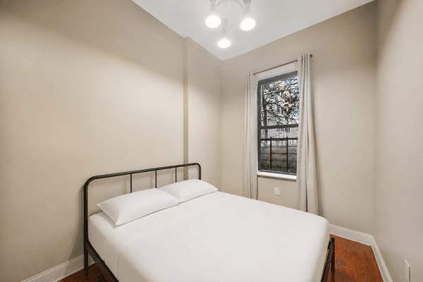 Photo of "#956-D: Queen Bedroom D" home