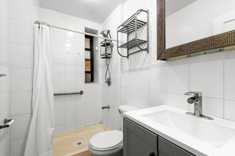 Photo of "#1760-C: Queen Bedroom C" home