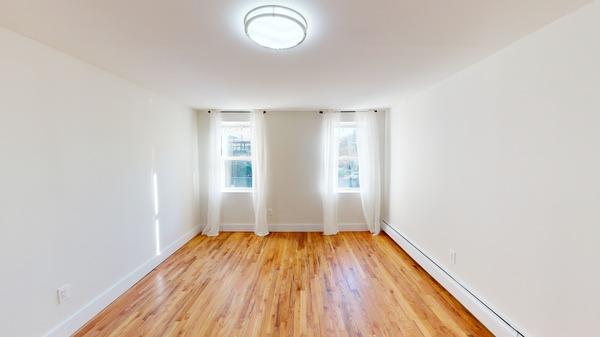 Photo of "#1793-C: Queen Room C" home