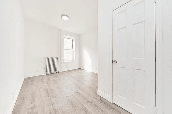 Photo of "#1876-C: Queen Bedroom C" home