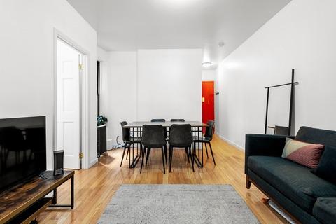 Photo of "#1760-C: Queen Bedroom C" home