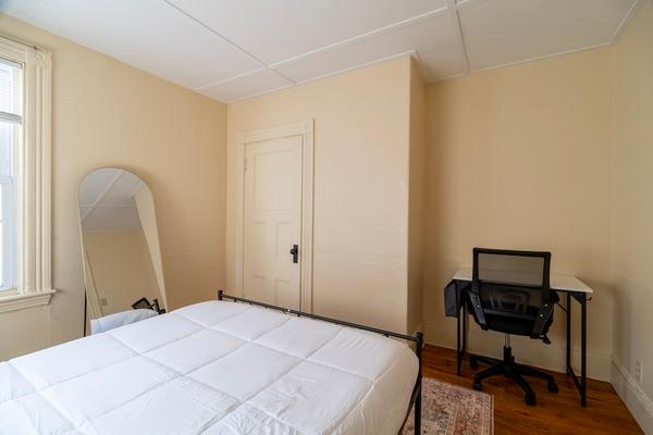 Photo of "#1780-B: Queen Bedroom B" home