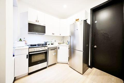 Photo of "#1881-B: Queen Bedroom B w/ Private Bathroom" home