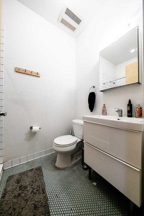 Photo of "#1843-C: Queen Bedroom C" home