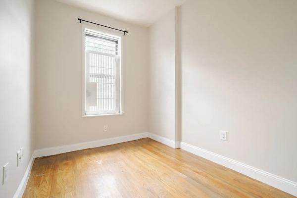 Photo of "#964-B: Full Bedroom B" home