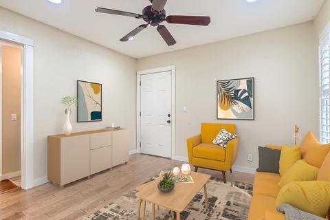 Photo of "#58e: Charming Alamo Heights home with swimming pool (Has a House)" home
