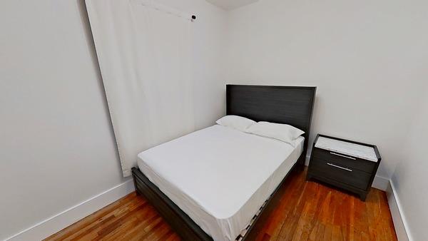 Photo of "#1900-B: Queen Bedroom B" home
