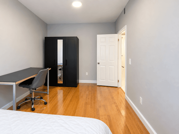 Photo of "#1572-D: Queen Bedroom D" home