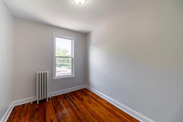 Photo of "#1875-D: Queen Bedroom D" home