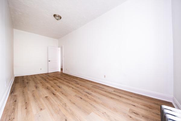 Photo of "#1876-C: Queen Bedroom C" home