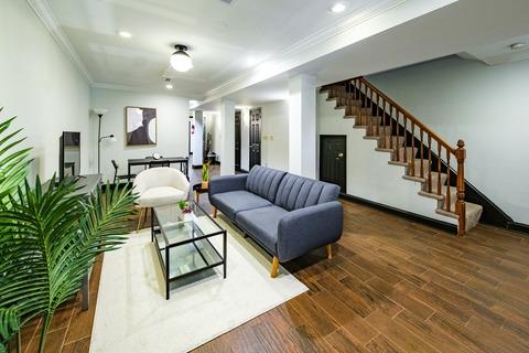 Photo of "#1767-B: Queen Room B w/Private Bathroom" home