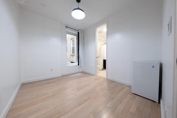 Photo of "#1899-C: Queen Bedroom C" home