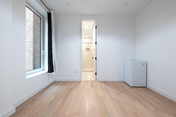 Photo of "#1899-C: Queen Bedroom C" home