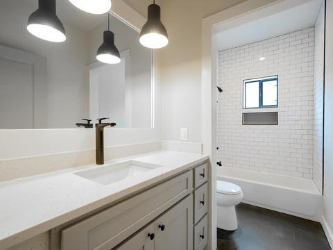 Photo of "#f87: Modern Denver Heights home by Dignowity & downtown (Has a House)" home