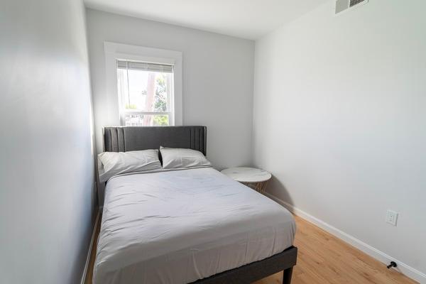 Photo of "#1756-C: Queen Room C" home