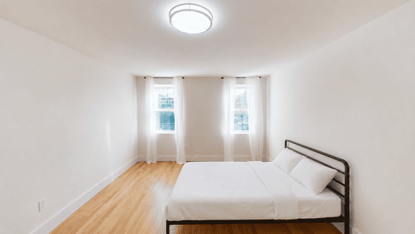 Photo of "#1793-C: Queen Room C" home