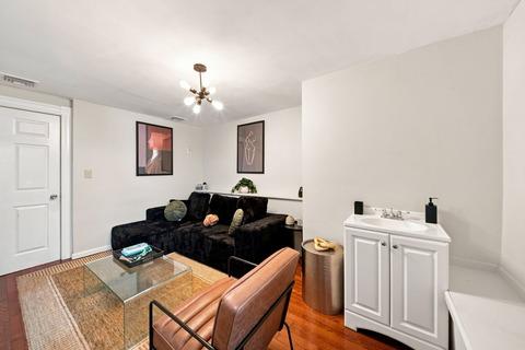 Photo of "#834-E: Full Bedroom E" home