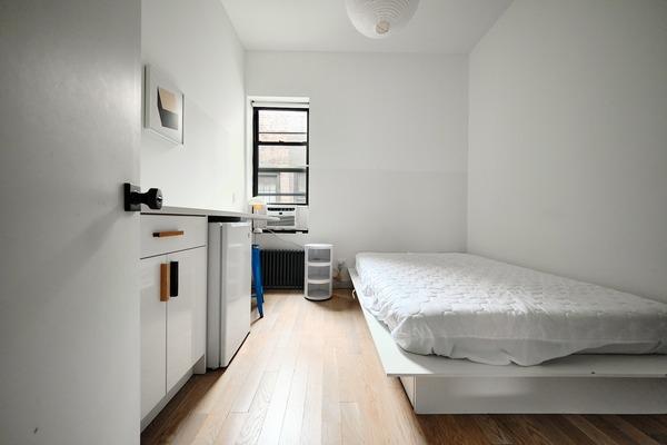 Photo of "#1877-A: Queen Bedroom A w/ Private Bathroom" home