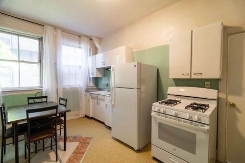Photo of "#1765-B: Queen Room B" home