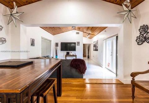 Photo of "#114: Spacious Comfortable House w/ Terrace 1 mile away from Pelican Harbor Marina (Has a House)" home
