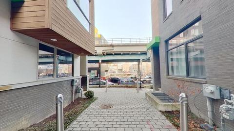 Photo of "#7fc: Luxurious Northern Liberties apartment steps from Market-Frankford Line (Has a House)" home