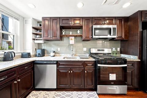 Photo of "#834-E: Full Bedroom E" home