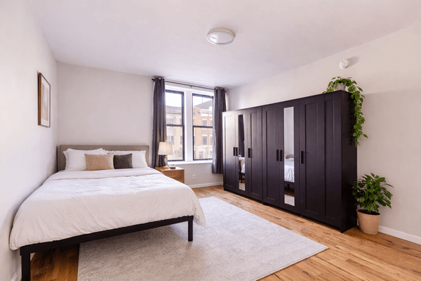 Photo of "#1571-A: Queen Bedroom A" home